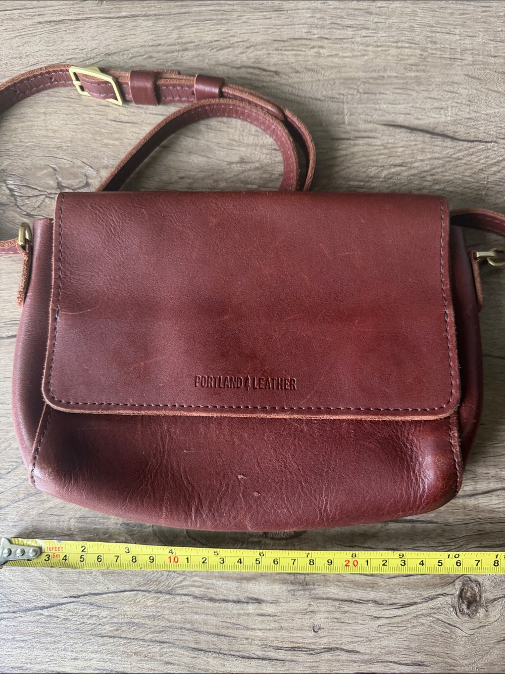 Portland Leather Women’s Rust Brown Leather Crossbody - Picture 3 of 9